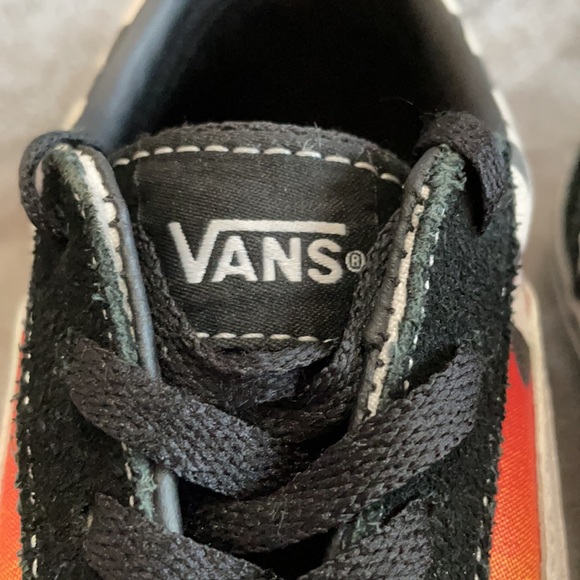 VANS SK8-LOW YOUTH SNEAKERS WITH FLAMES AND CHECKERBOARD - Picture 10 of 11